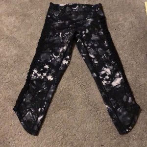 Lululemon athletica cropped pants